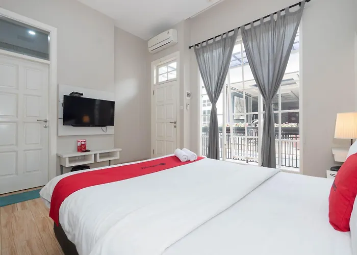 Reddoorz Premium Near Rs Pondok Indah Jakarta